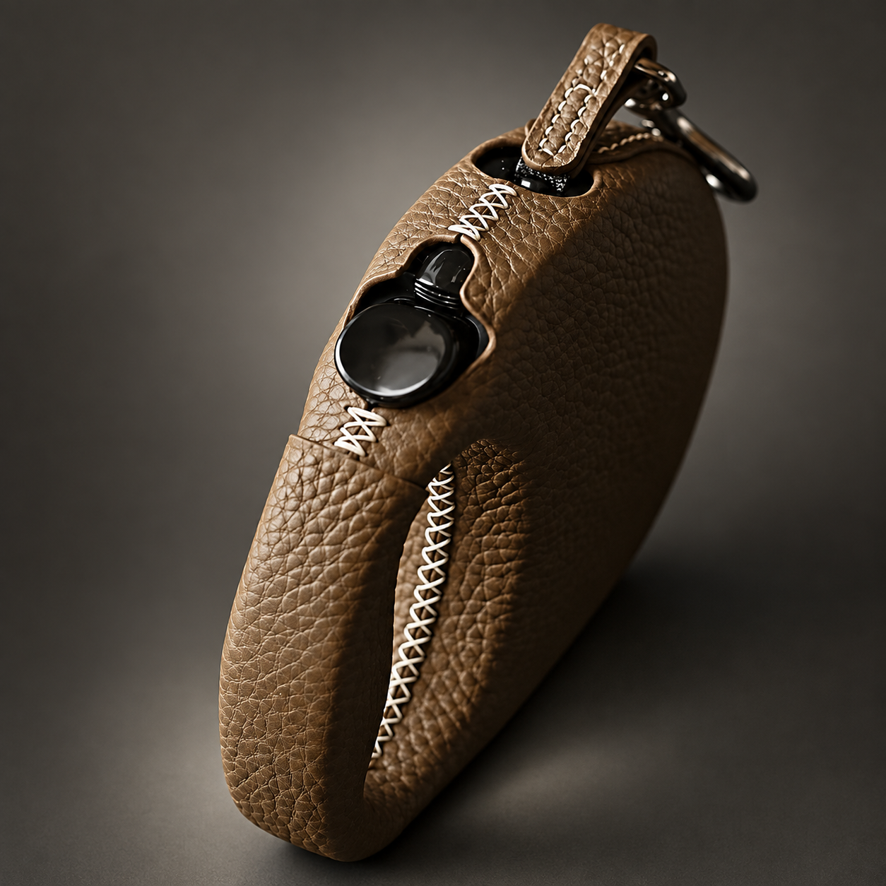 Atelier Heritage Handcrafted Leather Retractable Dog Leash