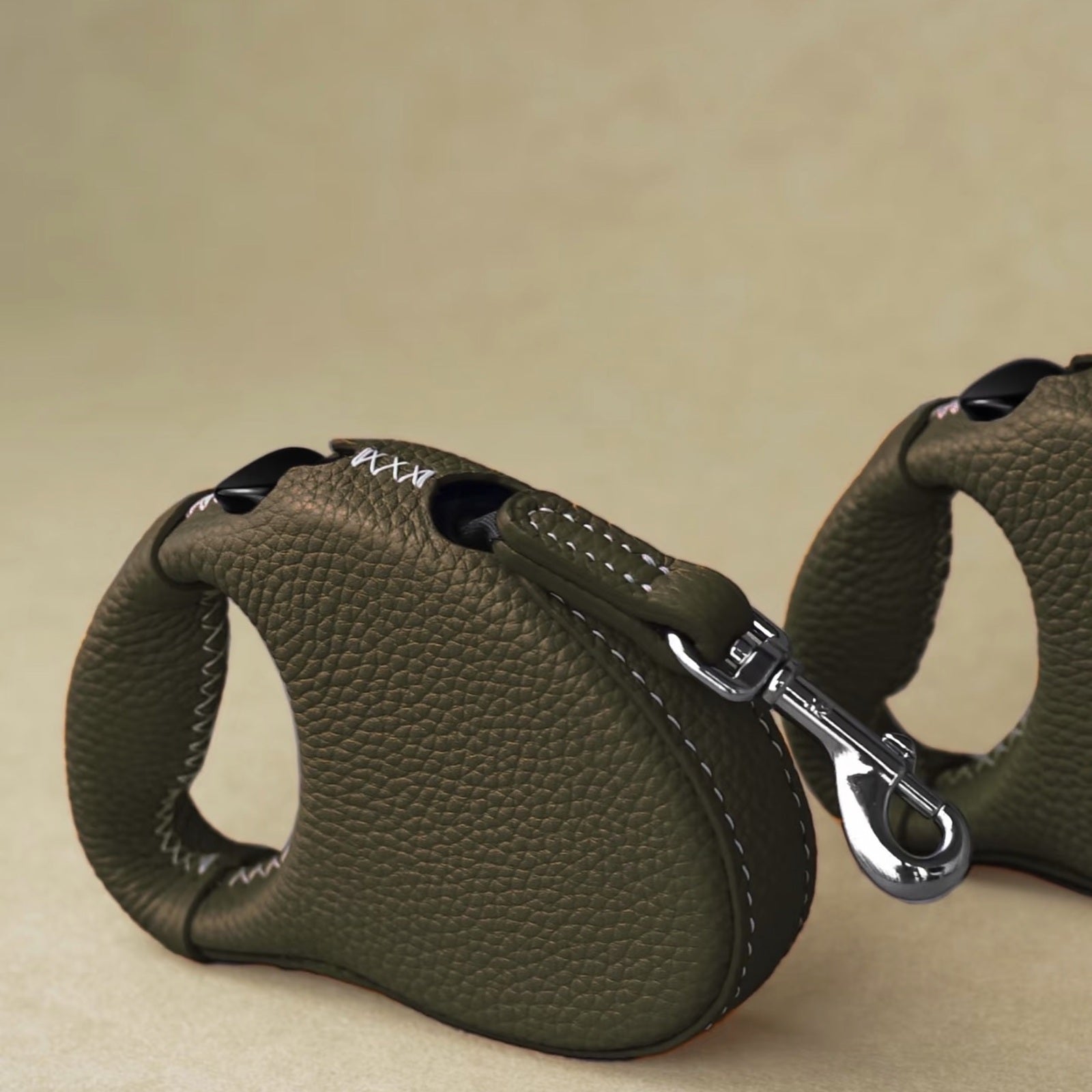 Atelier Heritage Handcrafted Leather Retractable Dog Leash