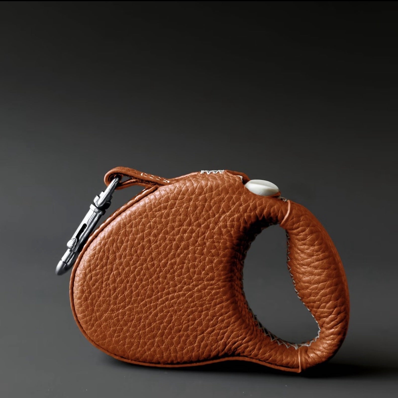 Atelier Heritage Handcrafted Leather Retractable Dog Leash