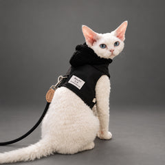 Sphynx-Katzengeschirr und Leinen-Set, hautfreundliches Denim-Westengeschirr für haarlose Katzen, leicht anzuziehendes Hoodie-Katzengeschirr mit integrierter Leine