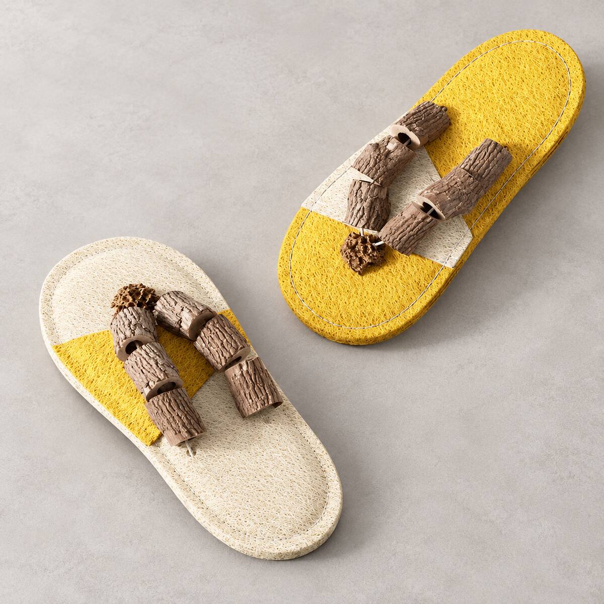 Natural Silvervine & Loofah Cat Chew Slipper Toy