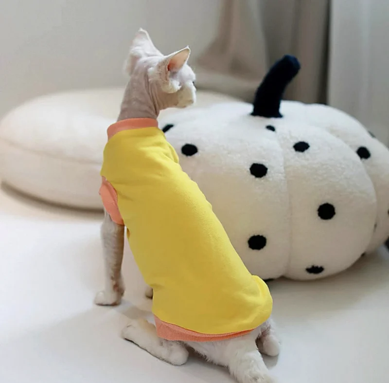 Yellow Sphynx Cat T-Shirt – Soft Cotton Clothes for Hairless Cats